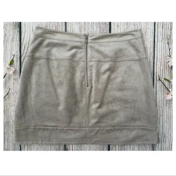 E1-- NWT hazelnut BCBGMAXAZRIA Desyree faux suede womens short mini skirt 6 $158 - Picture 7 of 10